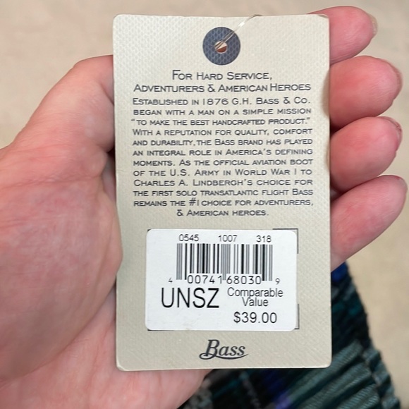 BASS NWT Women’s Scarf polyester oversize tartan black green plaid - Picture 9 of 9